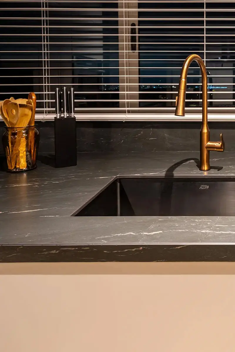 Encimera de granito negro Belvedere Black de ASCALE
