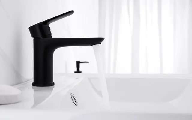 Grifería de baño GME modelo Cassio negro